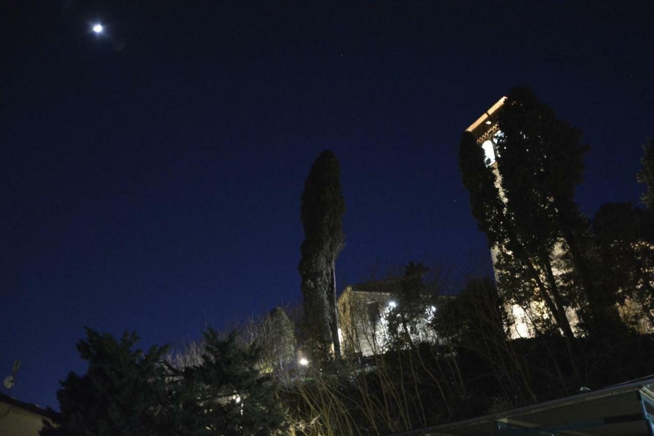 Borgo Della Rocca Bed & Breakfast Montemurlo Eksteriør bilde