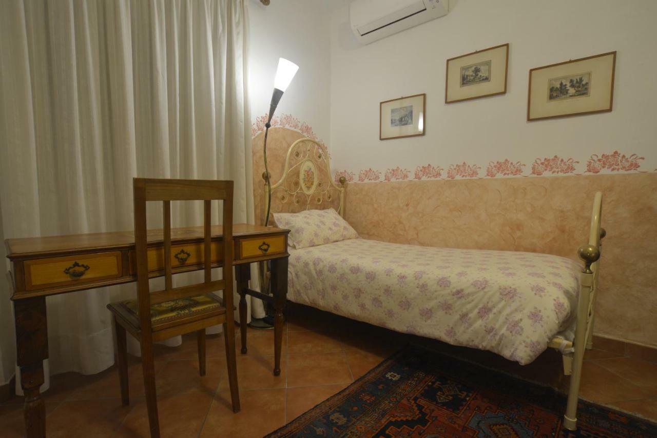 Borgo Della Rocca Bed & Breakfast Montemurlo Eksteriør bilde