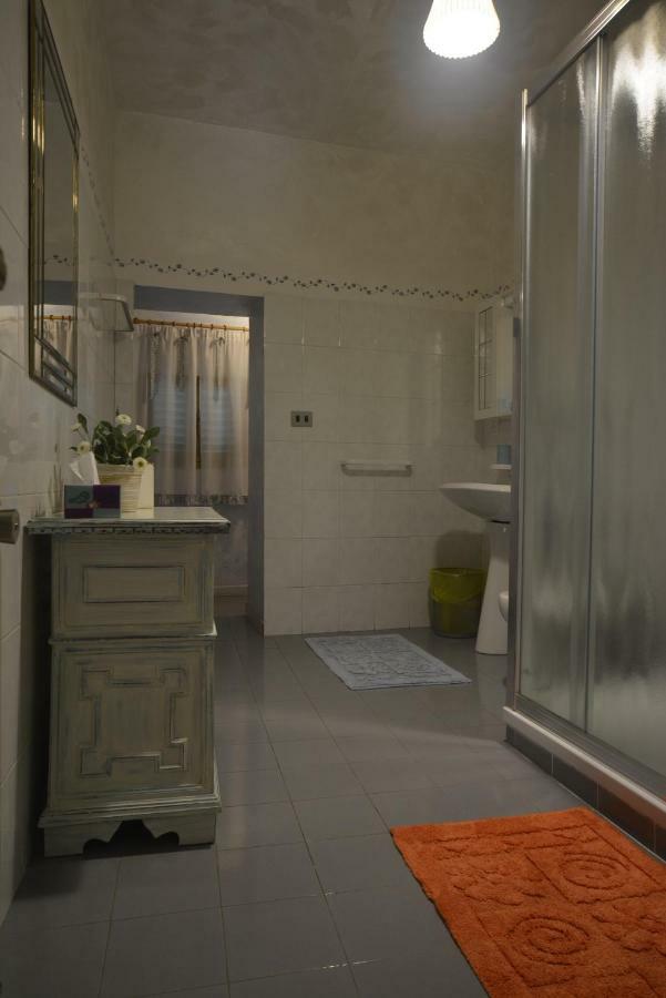 Borgo Della Rocca Bed & Breakfast Montemurlo Eksteriør bilde