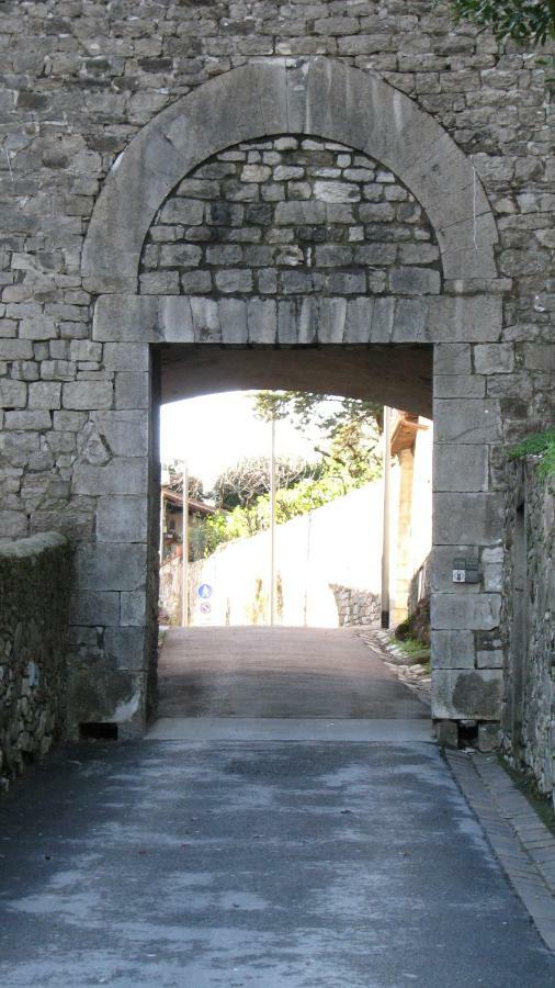 Borgo Della Rocca Bed & Breakfast Montemurlo Eksteriør bilde